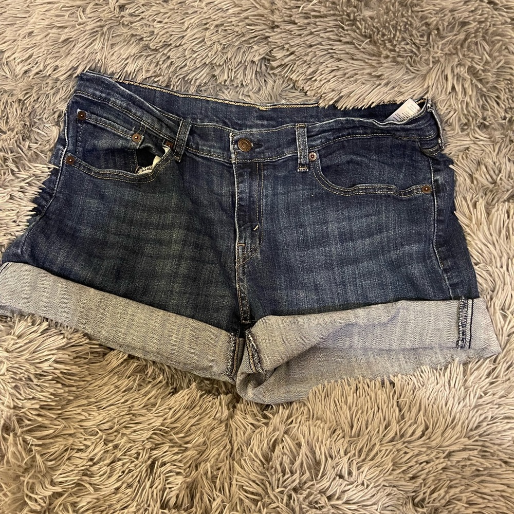 Levi’s shorts